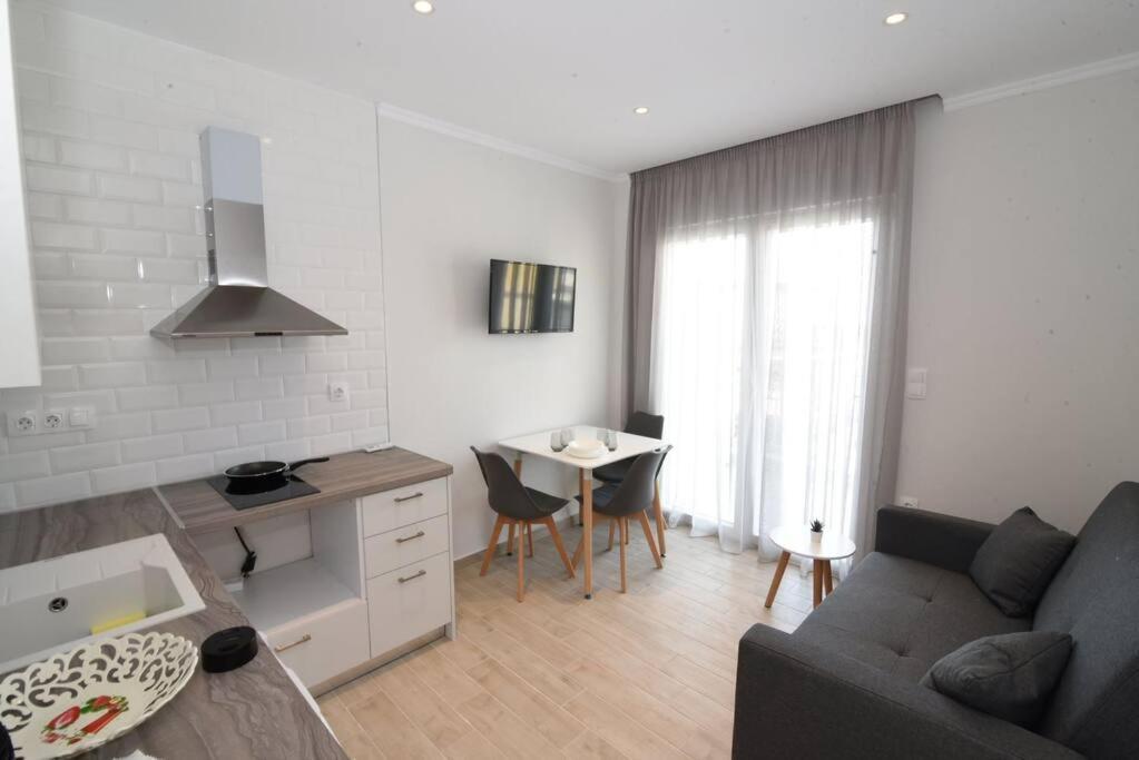 Sea View Luxury Apartment In Nea Kallikratia. Nea Kallikrateia Ngoại thất bức ảnh